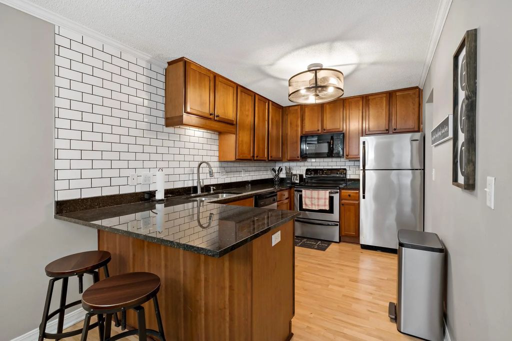 3150 Excelsior Boulevard 103, Minneapolis