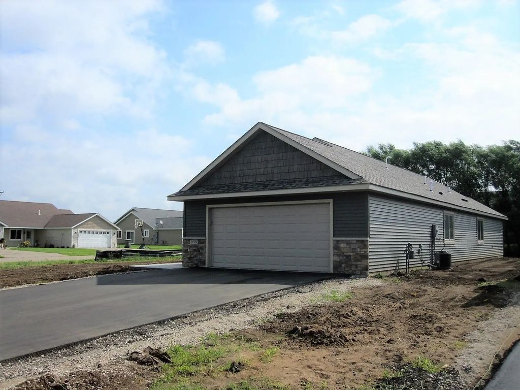3535 Sevenoaks Street, River Falls