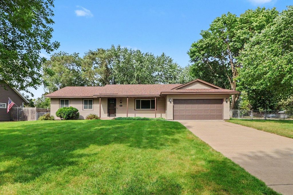 2001 102nd Avenue Nw, Coon Rapids