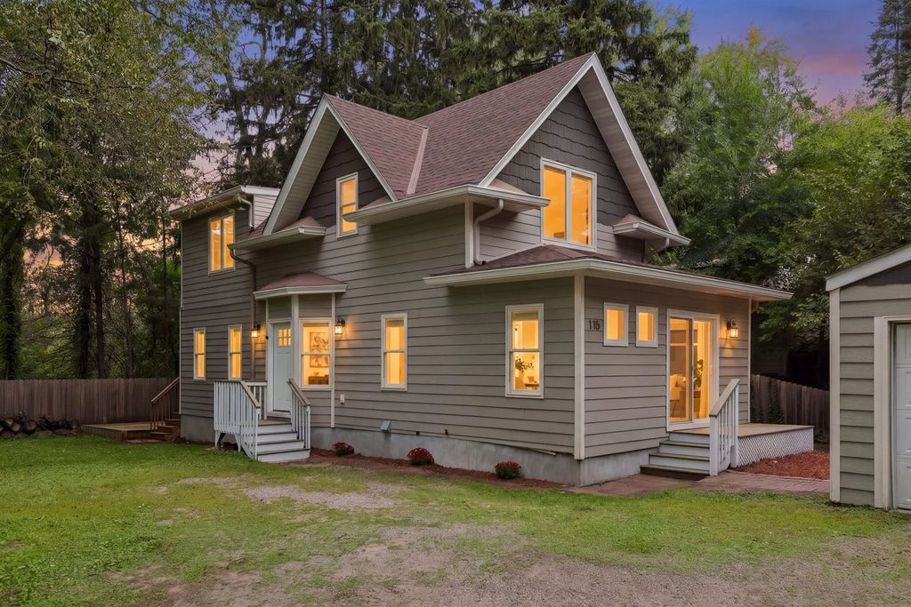 115 Spruce Street, Mahtomedi