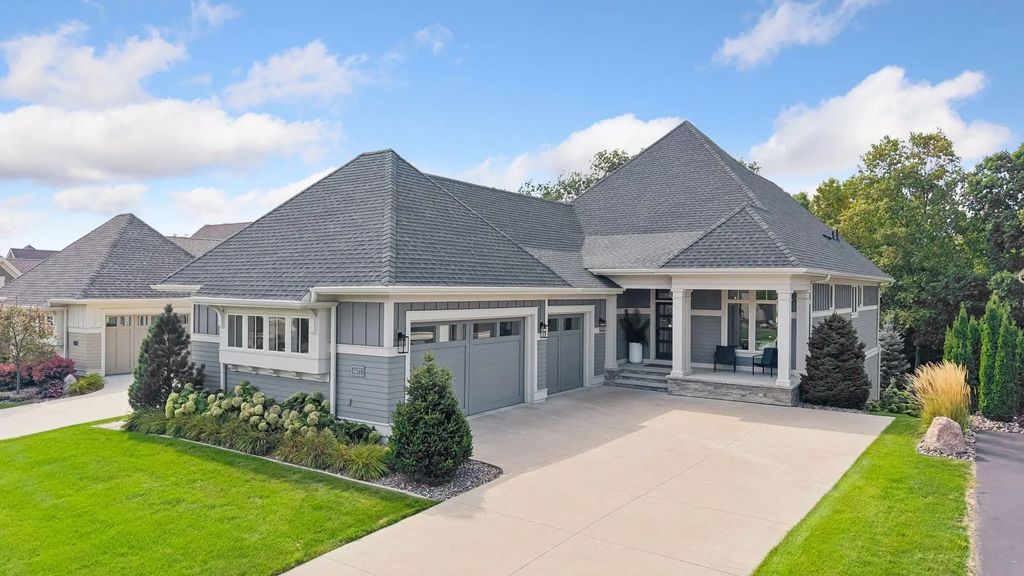 6672 Waterford Lane, Excelsior