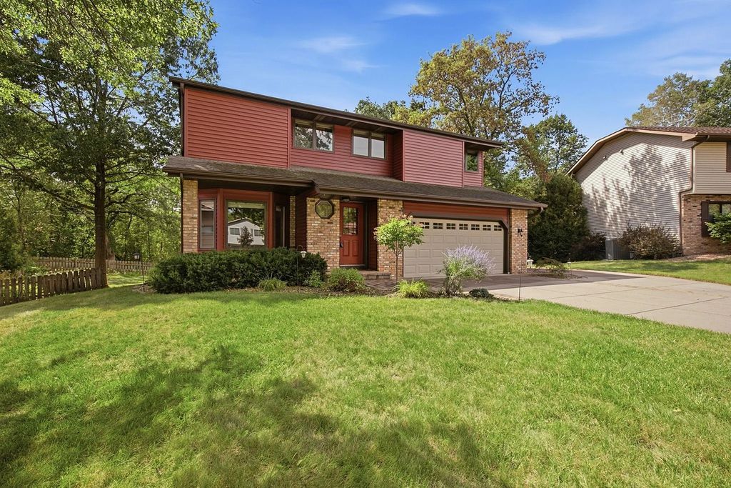 948 Waterford Drive W, Eagan