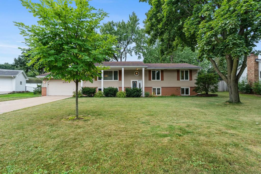 2313 114th Street E, Burnsville