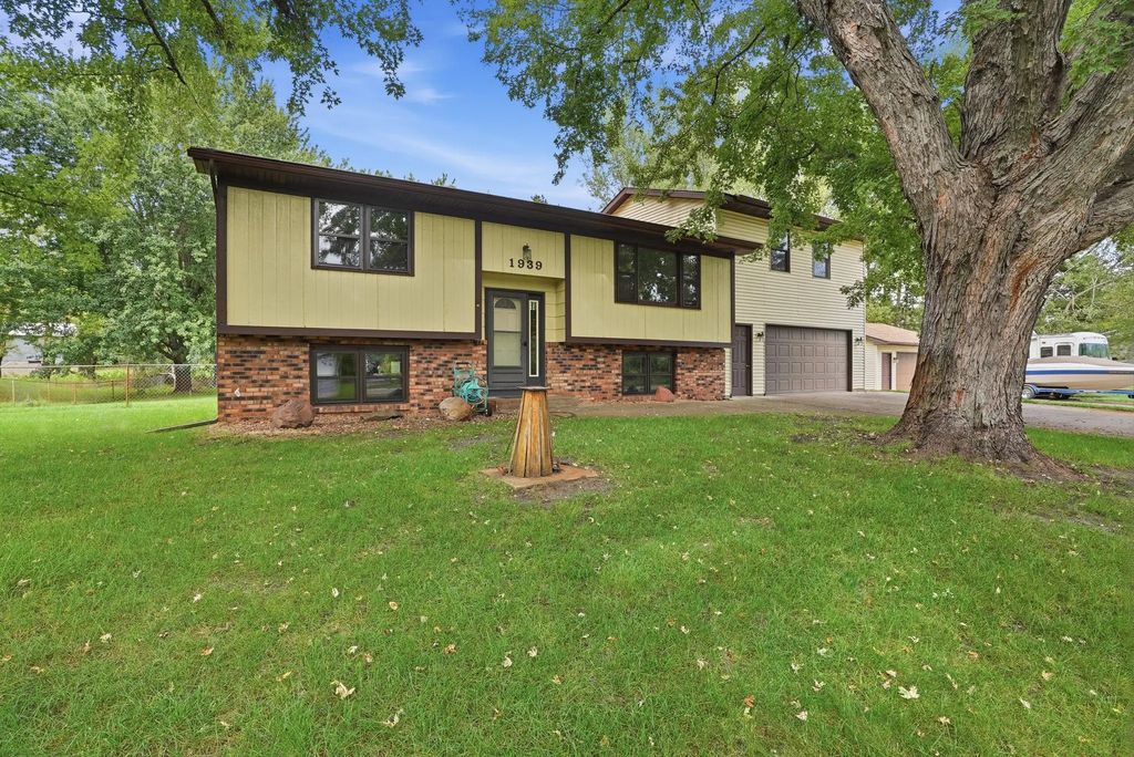 1939 168th Avenue Ne, Ham Lake