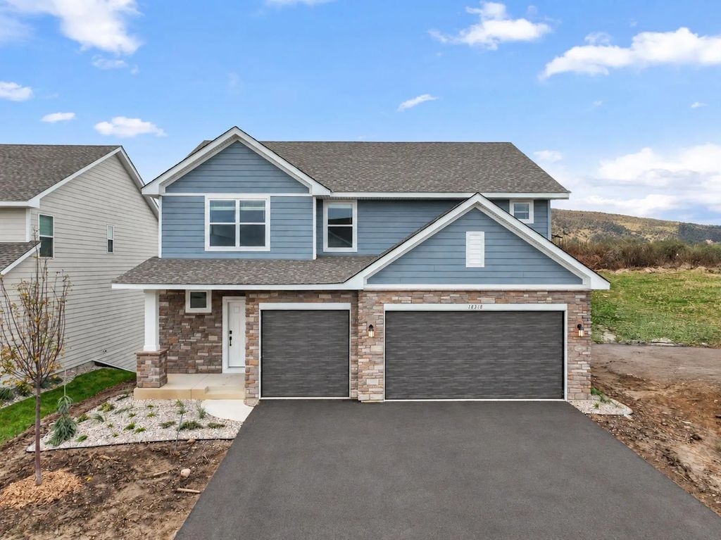 18318 Gladiator Drive, Lakeville