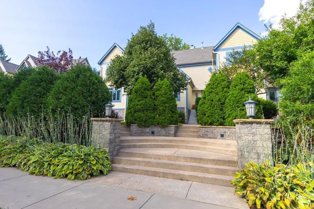719 Summit Avenue, Saint Paul
