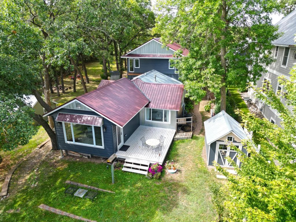7496 Isaak Avenue Nw, Annandale