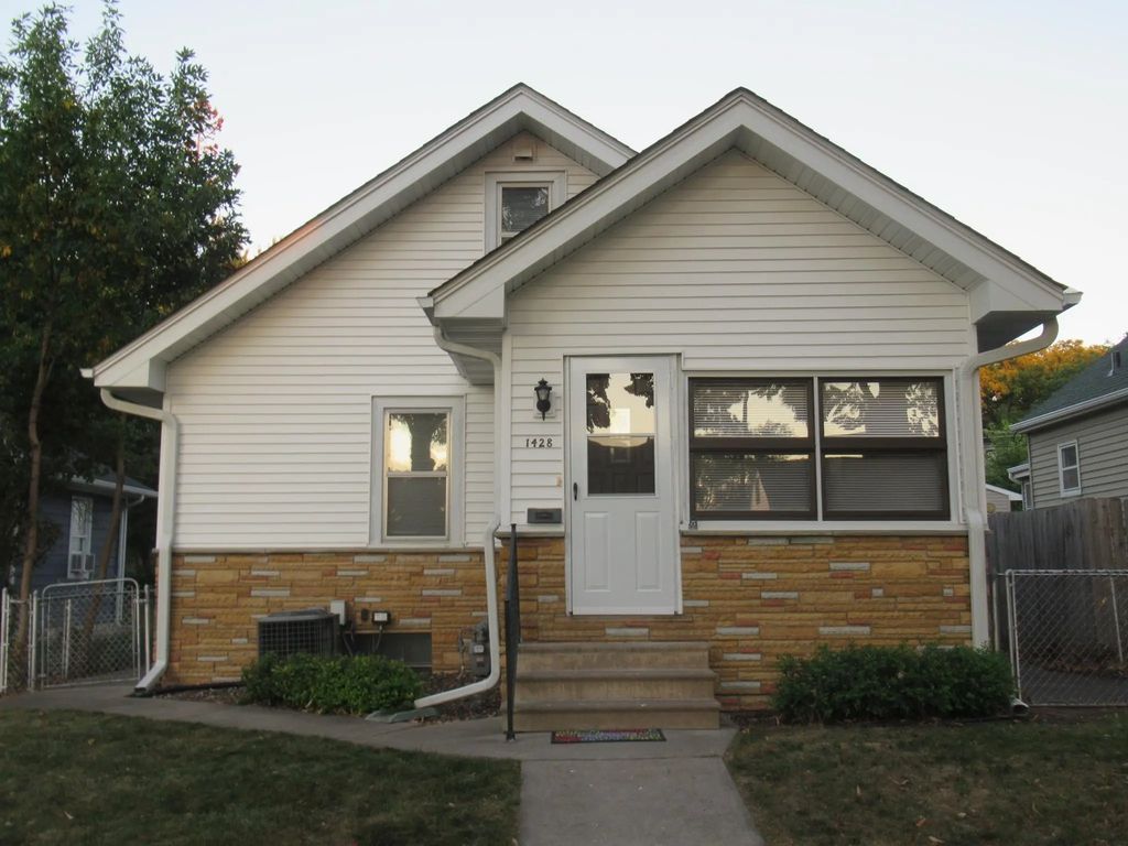 1428 Hazel Street N, Saint Paul