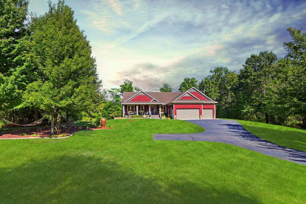 981 239th Avenue Nw, Saint Francis