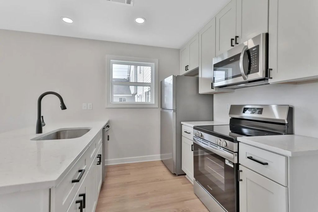13991 60th Street Court N 306, Stillwater