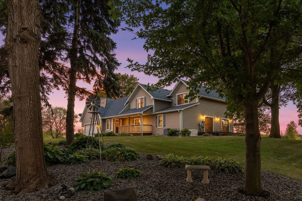 7008 Cavanaugh Green, Greenfield