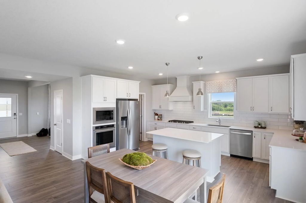 2089 Kestrel Drive, Shakopee
