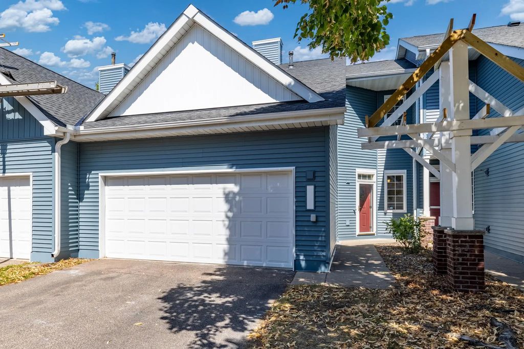 2078 Mainstreet, Hopkins