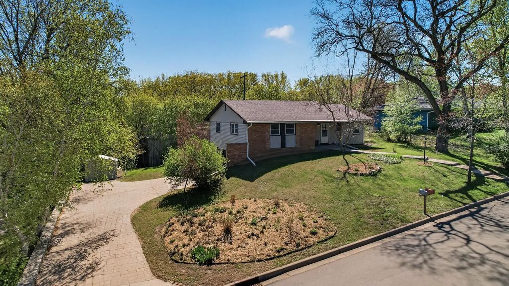 2580 Winfield Avenue, Golden Valley