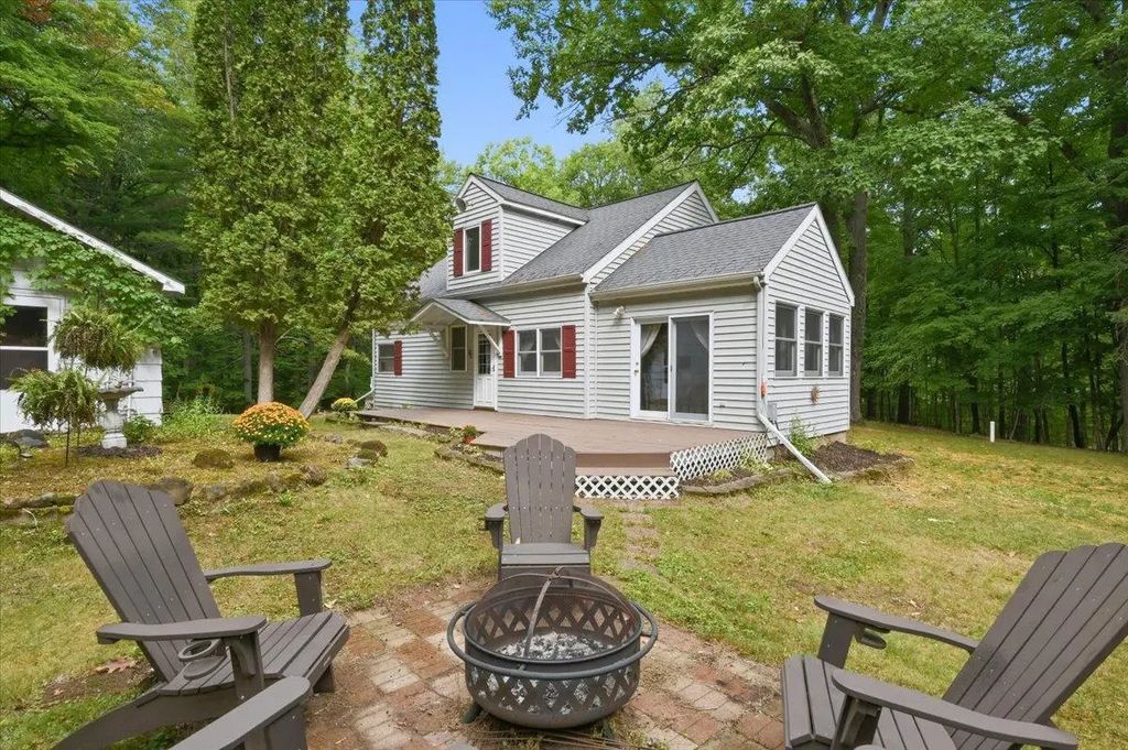 6988 S East Lake Boulevard, Lake Nebagamon