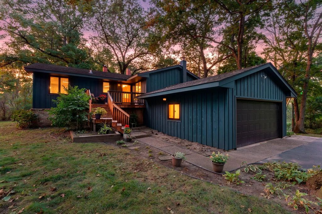 8936 191st Avenue Ne, Columbus