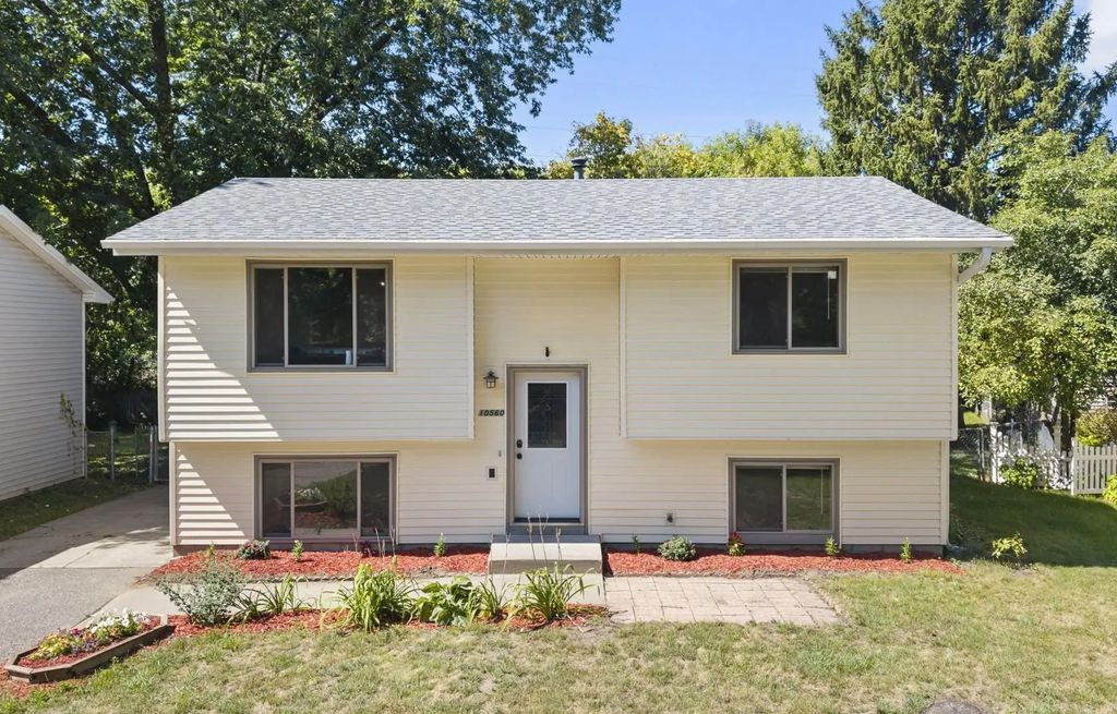 10560 Unity Street Nw, Coon Rapids