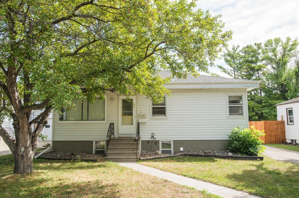 614 16th Street N, Moorhead