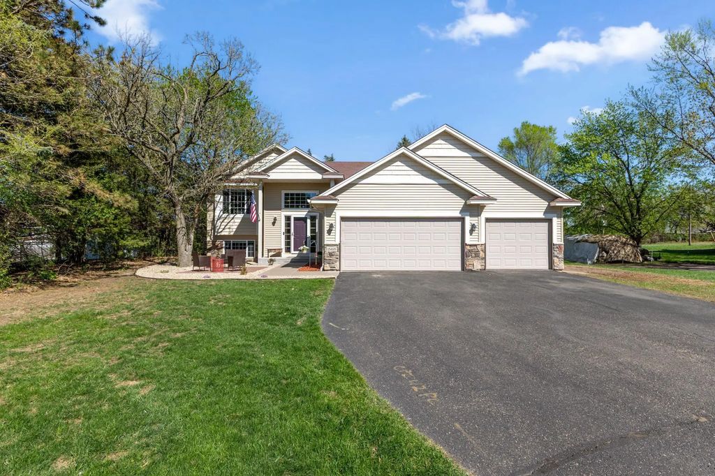 15495 Vanadium Street Nw, Ramsey