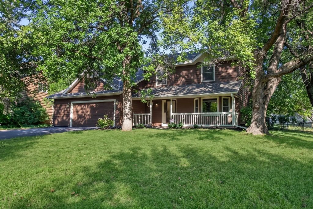 4720 Orchid Lane N, Plymouth
