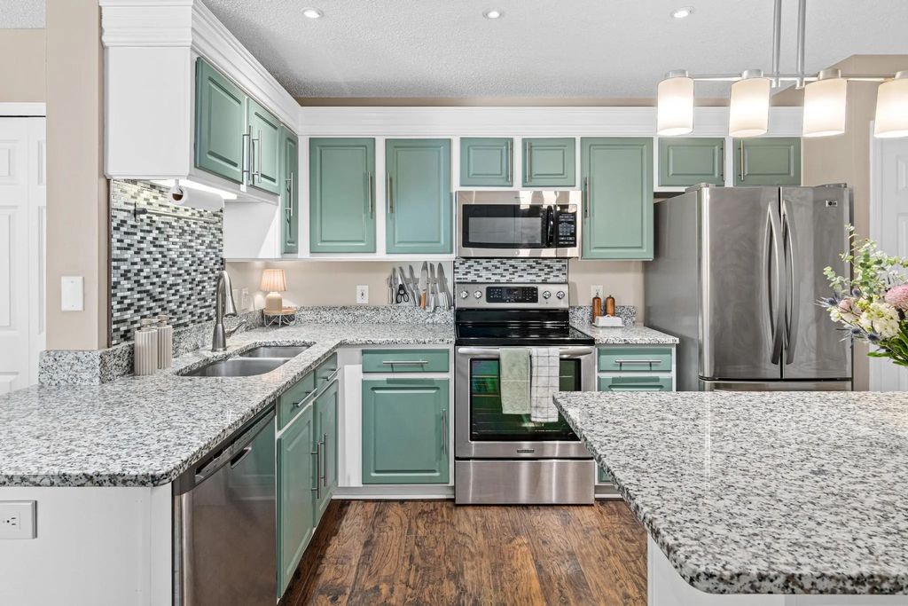 15784 Flackwood Trail 95, Apple Valley