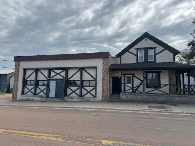 223 E Main St, Norwood Young America