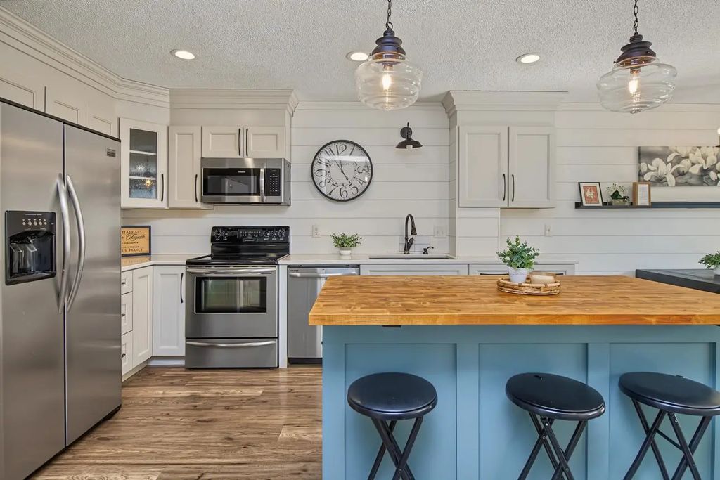 2819 Wimbledon Ridge, Woodbury