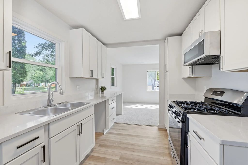 3401 Quail Avenue N, Crystal