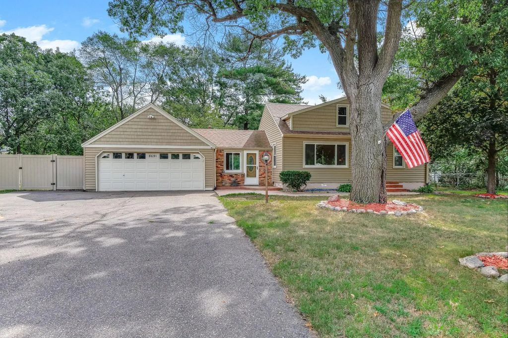 8691 Van Buren Street Ne, Blaine