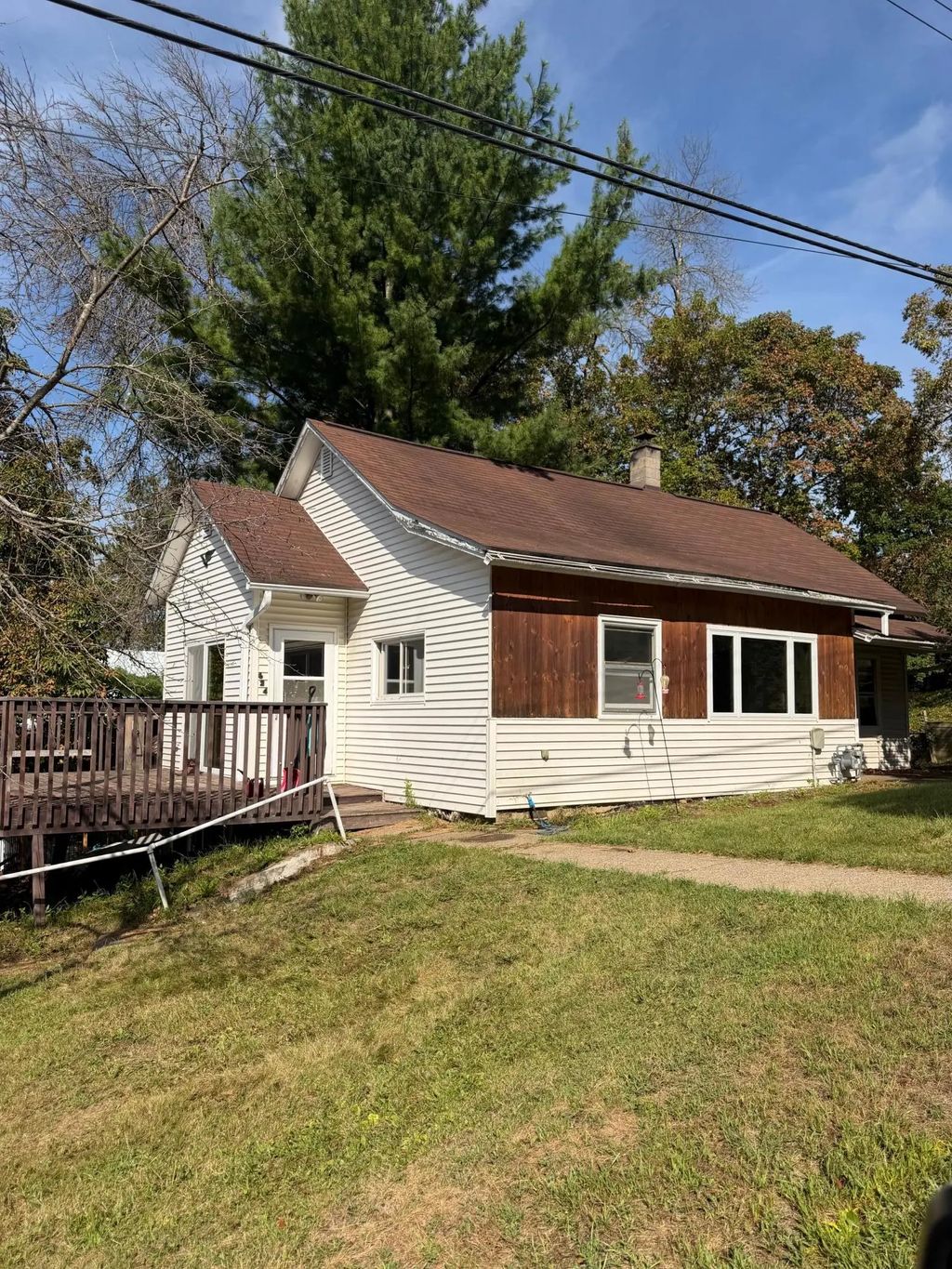 137 E Walnut Street, Glenwood City
