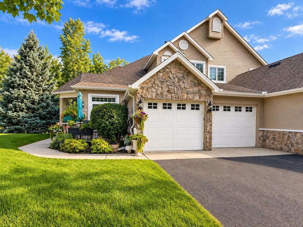 13904 Shoreside Court, Savage