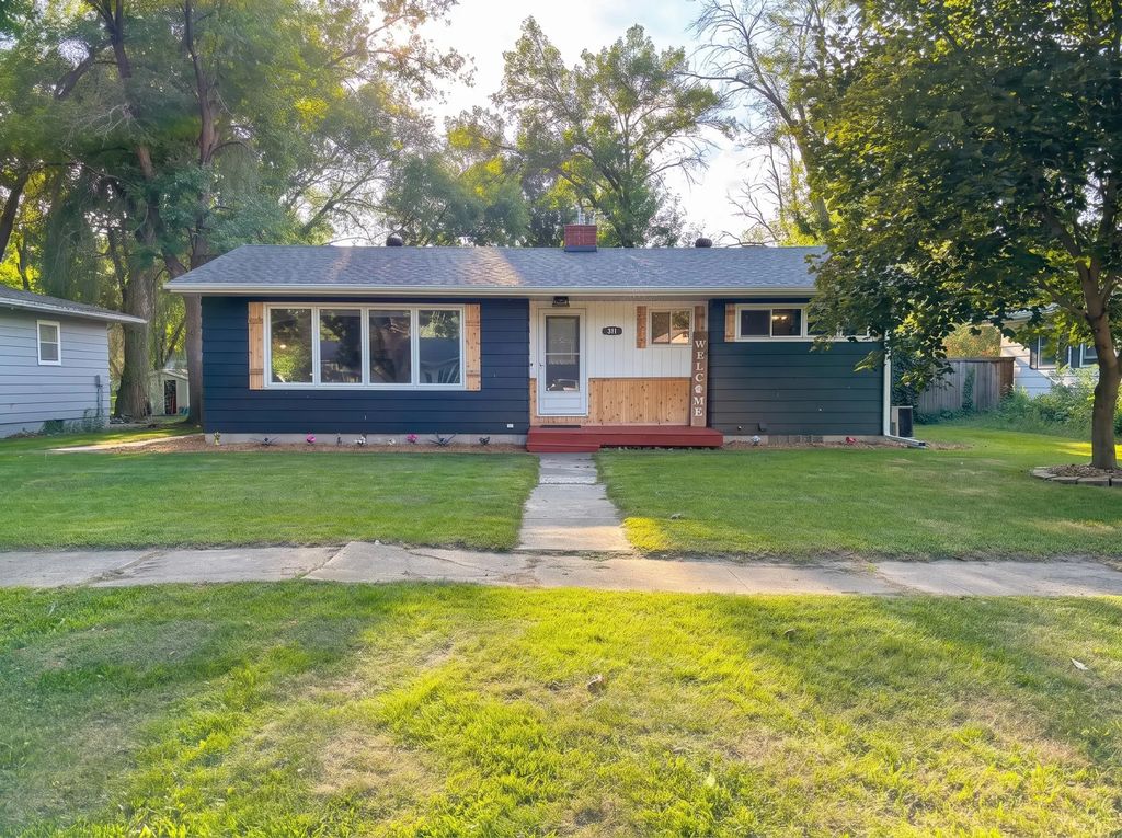 411 5th Street Ne, Barnesville