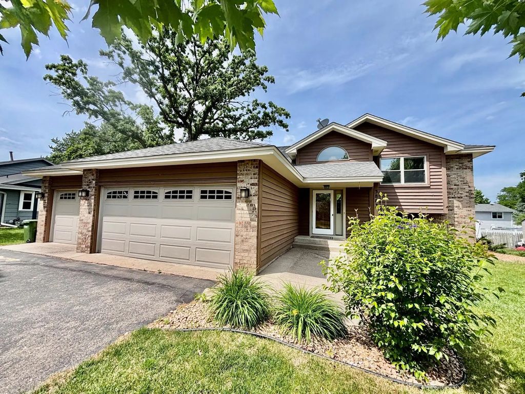 3883 97th Lane Ne, Blaine