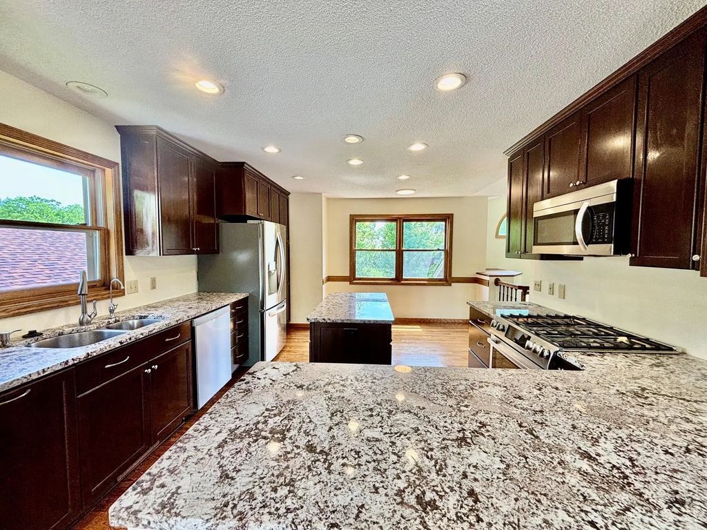 3883 97th Lane Ne, Blaine