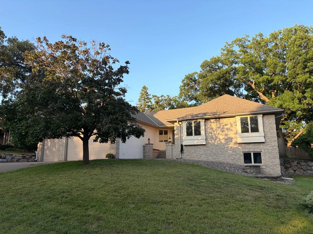 13172 Galleria Place, Apple Valley