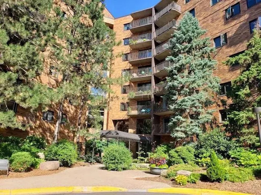 210 W Grant Street 615, Minneapolis