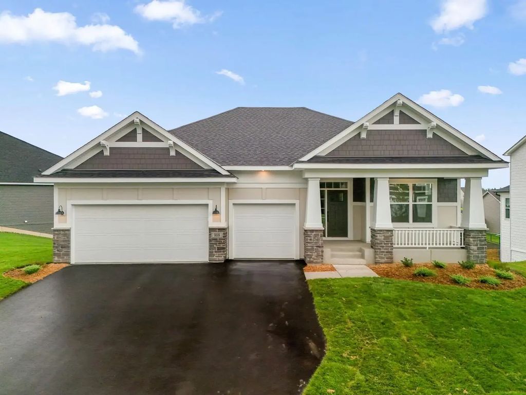 908 Big Woods Drive, Delano