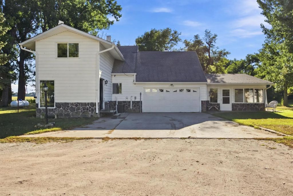 15218 9th Street Ne, Mayville