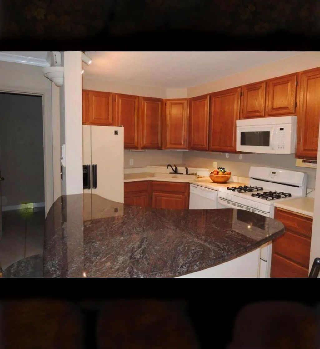 6670 Vernon Avenue S 316, Edina