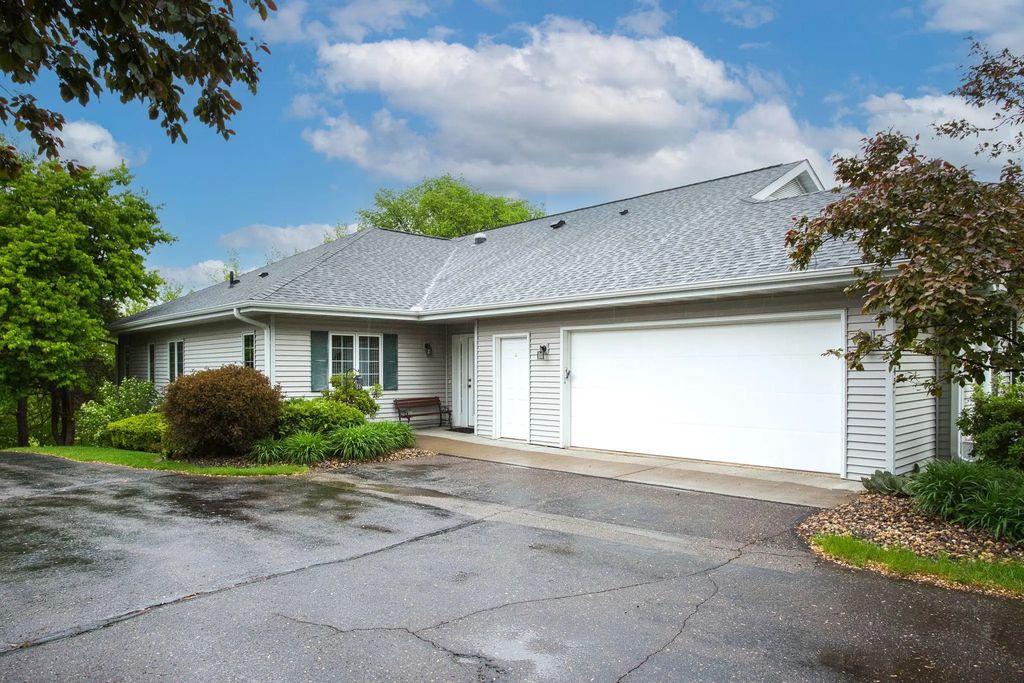 2645 Golf View Drive, River Falls