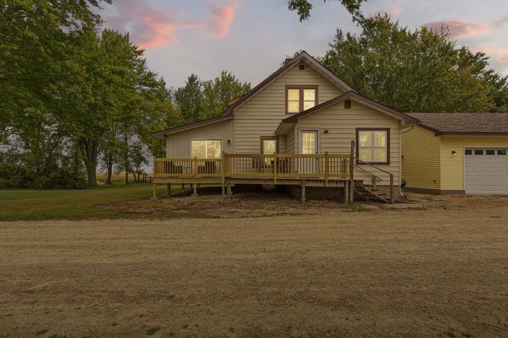 25115 Lamb Avenue, Kenyon