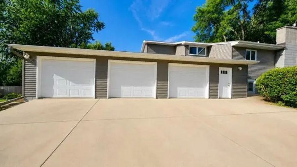 3024 Crescent Lane Nw, Rochester