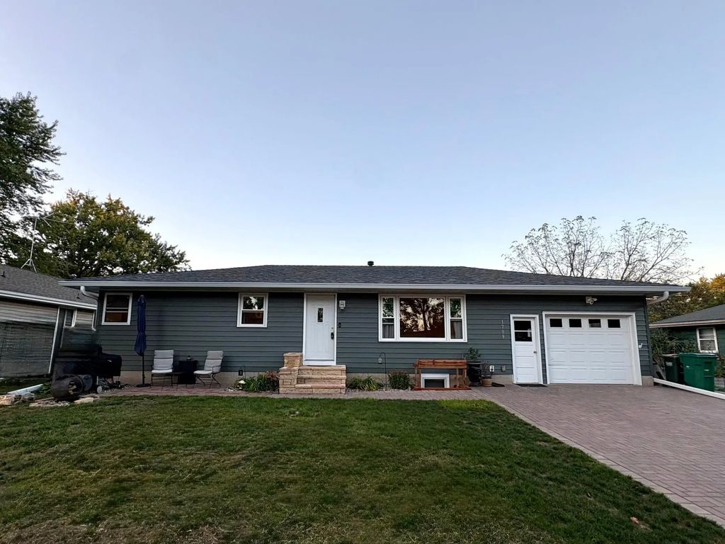 1709 14th Street E, Glencoe
