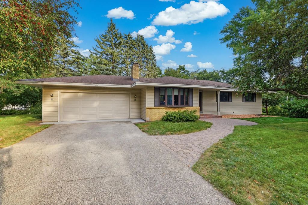 10133 Johnson Circle, Bloomington