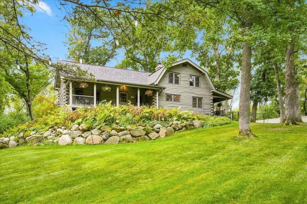 136 County Road E, Houlton