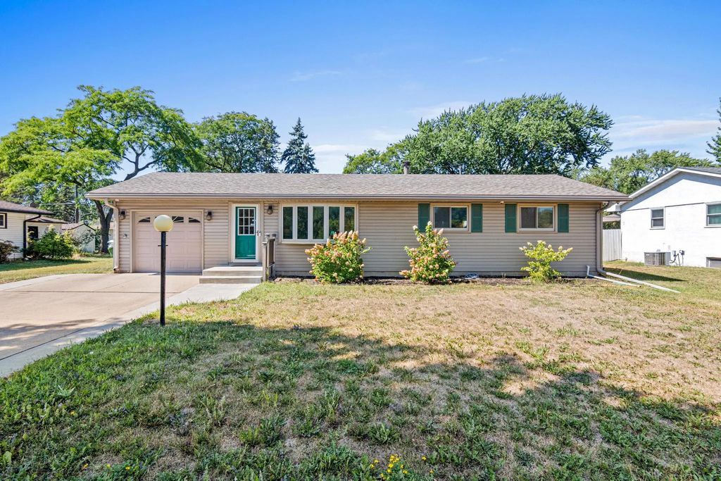 6810 Brookview Drive Ne, Fridley