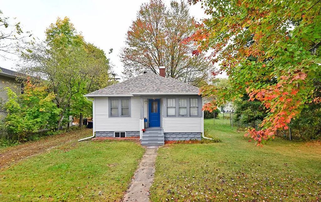 1716 6th Street E, Menomonie
