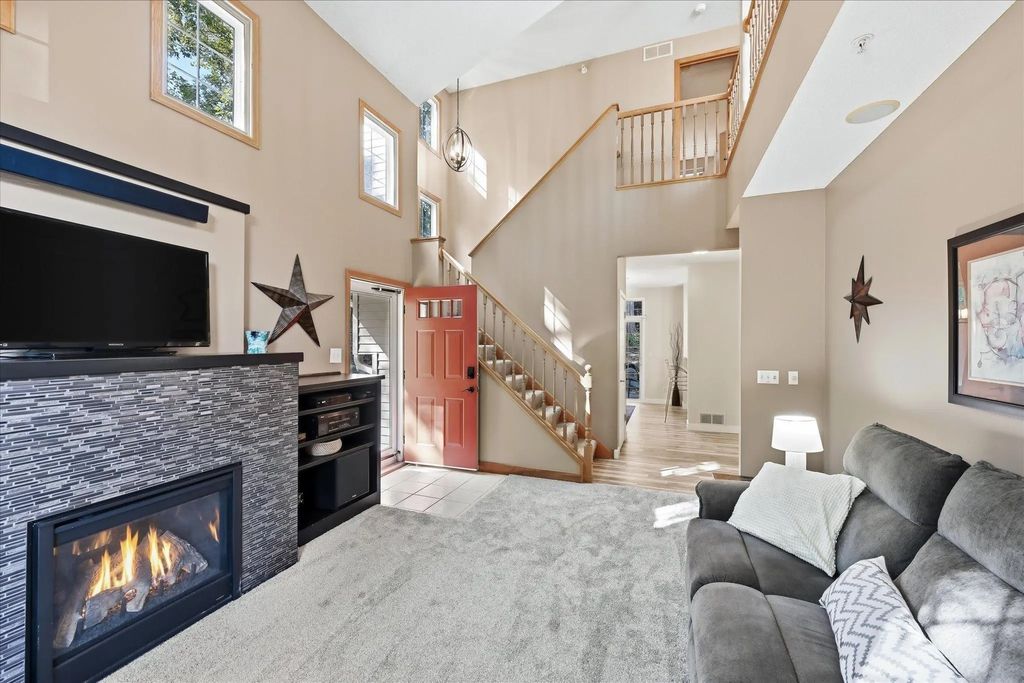 14355 Raymond Lane, Eden Prairie