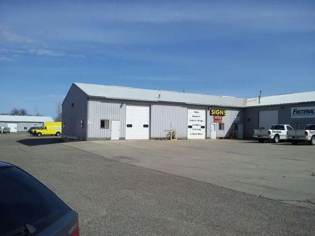 945 5th Avenue Se 1 & 2, Hutchinson