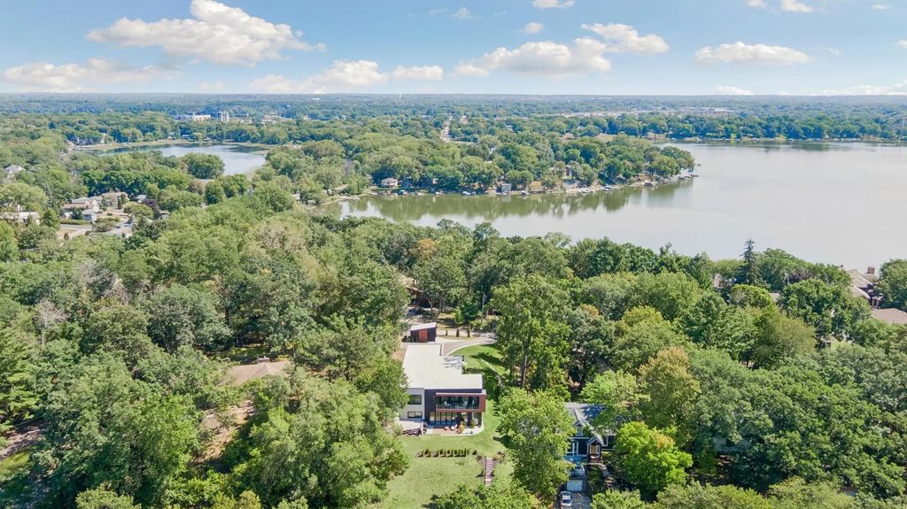 3318 W Owasso Boulevard, Shoreview